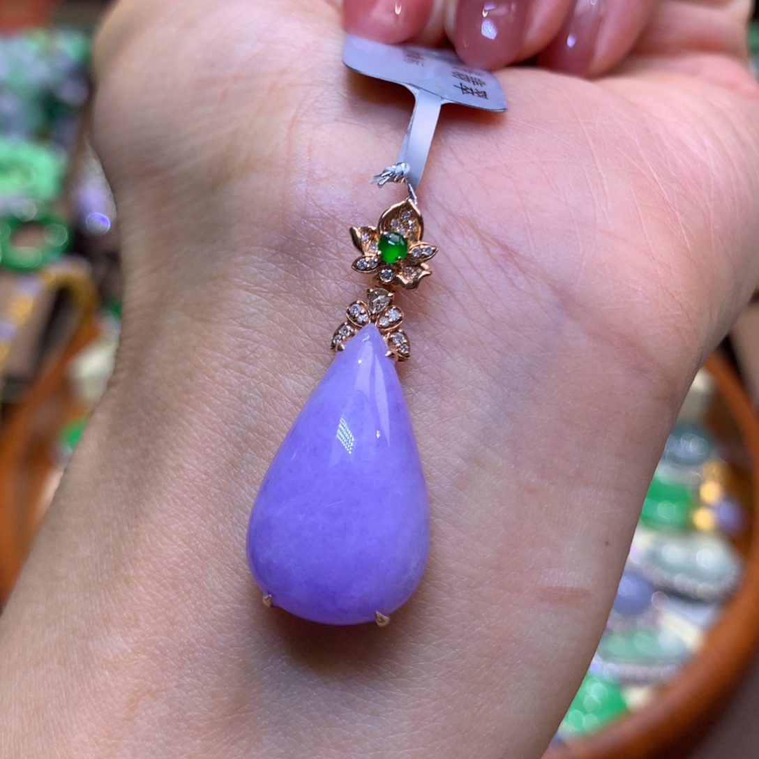 翡翠18K金镶嵌颈饰