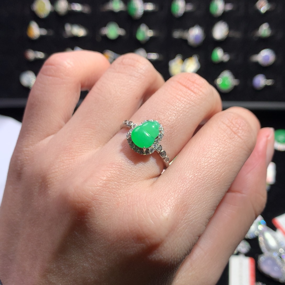 翡翠颈饰银S925镶嵌天然翡翠