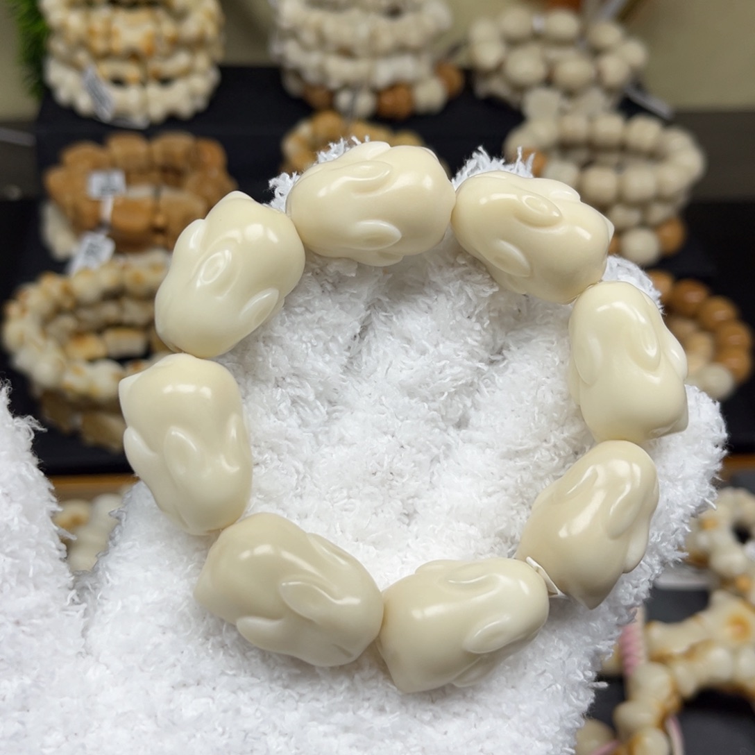 菩提根/象牙果吊坠2.17.10趴趴兔