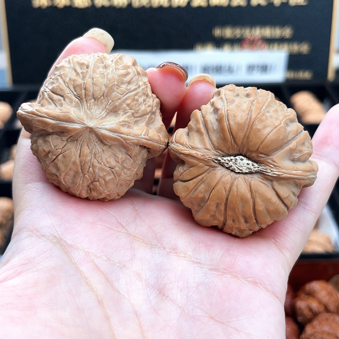 把件文玩核桃44毕业级异形石膏底大眼睛南瓜➕蝴蝶肩4415