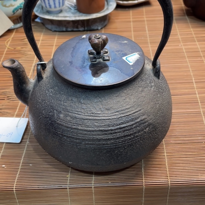 21铁壶一个 默认瑕疵