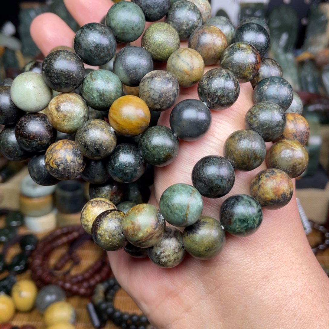 岫岩河磨玉（透闪石质玉）未镶嵌颈饰卡14福利