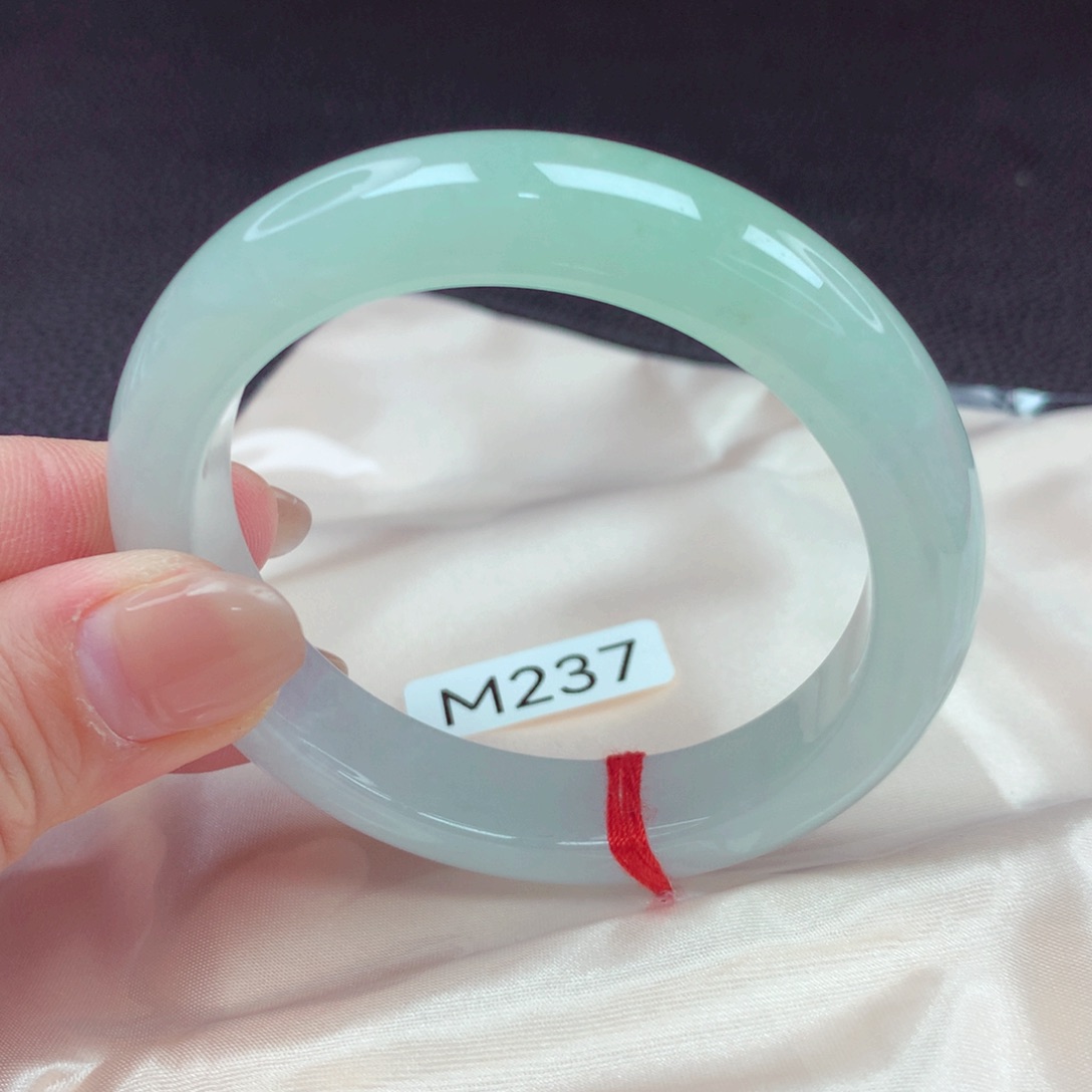 翡翠手镯未镶嵌手镯88