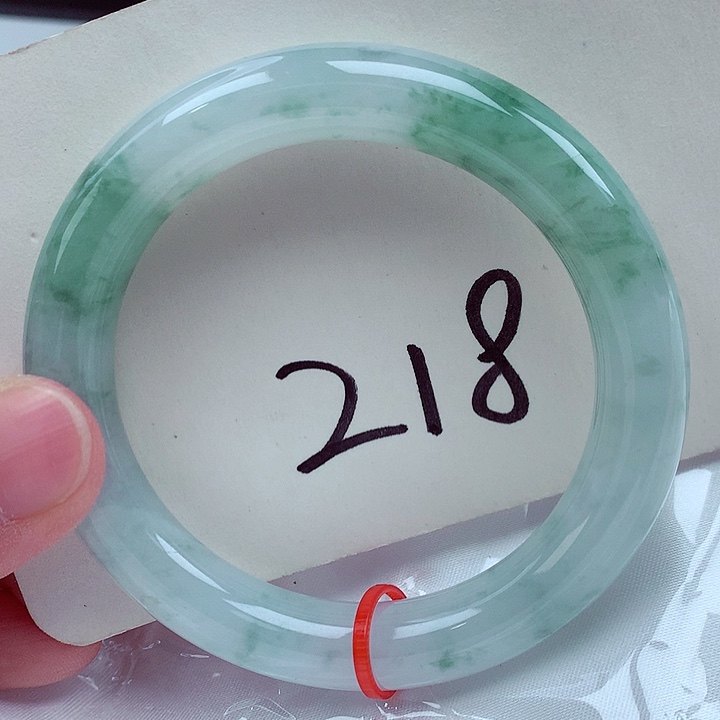 翡翠未镶嵌手镯翡翠