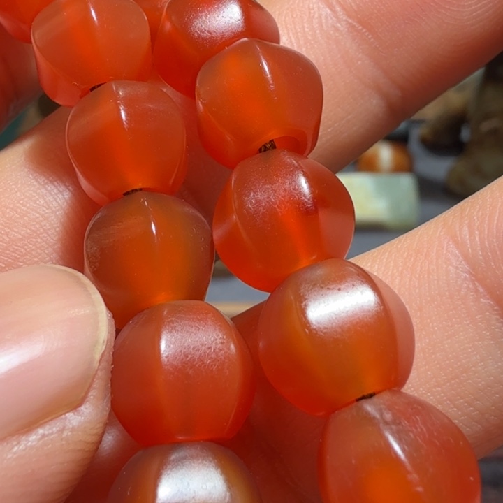 王***王玛瑙/玉髓合金颈饰