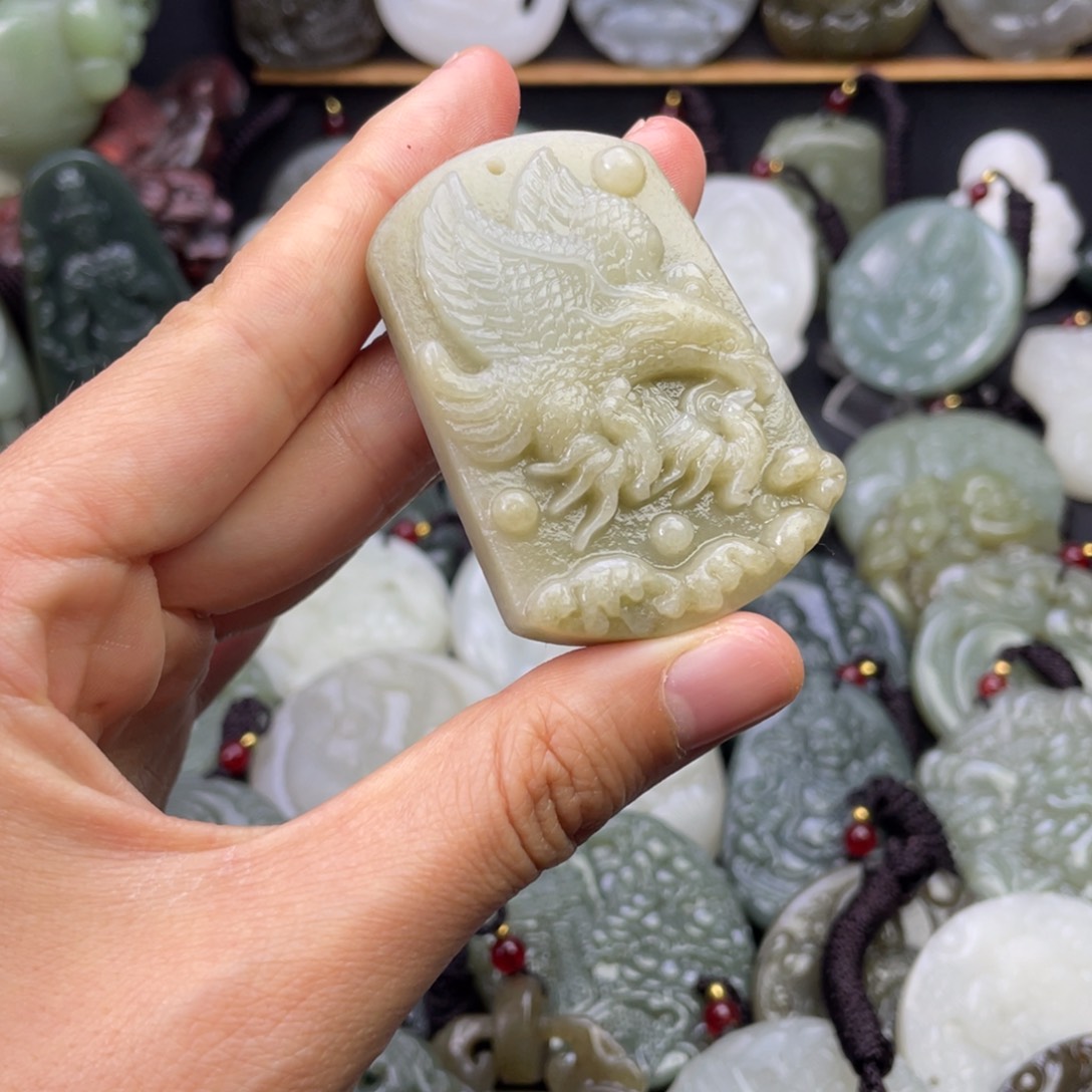 和田玉颈饰未镶嵌