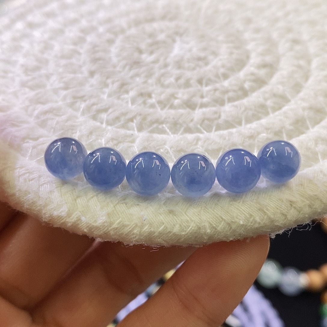 未镶嵌挂件翡翠多样发其一