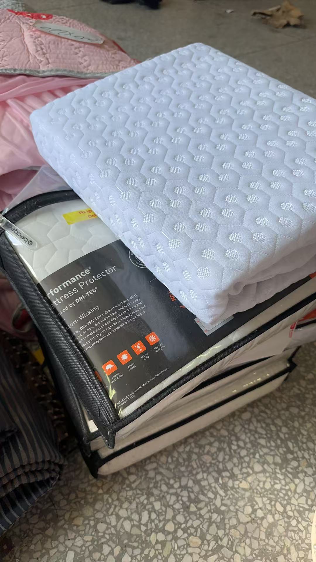 《兵哥外贸》3楼135×190白色微凉感防水床笠 发一个 不挑款