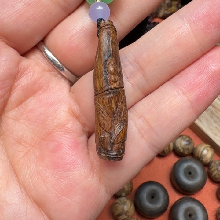 大叶紫檀（黑酸枝木类）