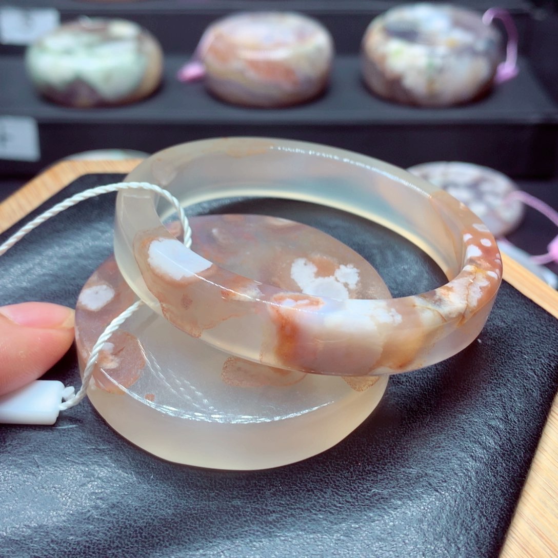 玛瑙/玉髓手镯未镶嵌66