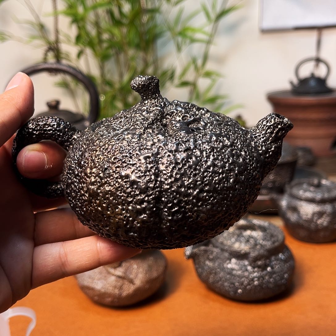 杯垚*荥经黑砂馒头窑微瑕泡茶壶