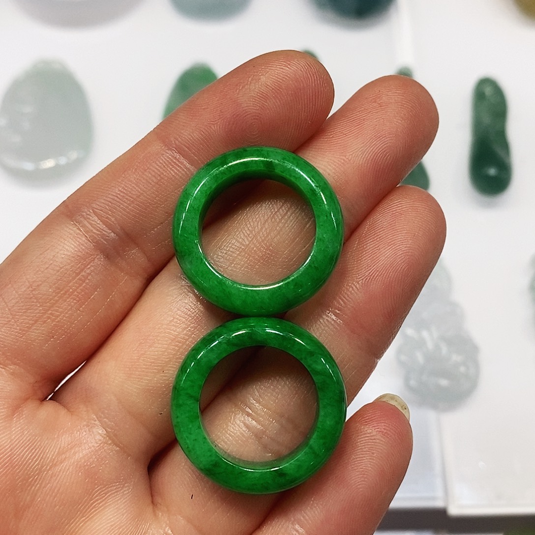 定制翡翠未镶嵌翡翠吊坠