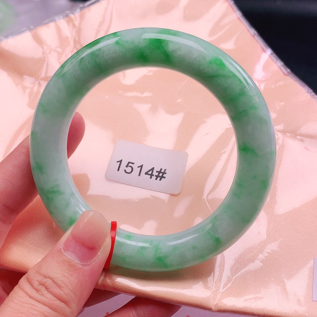 翡翠手镯未镶嵌56圈圆1514