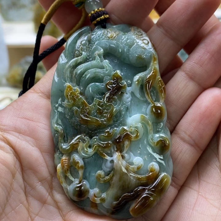 翡翠颈饰未镶嵌猪*兽翡翠