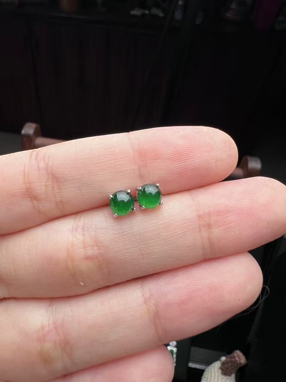 亲【名玉】纯天然A货翡翠浓阳绿高品质蛋面耳钉