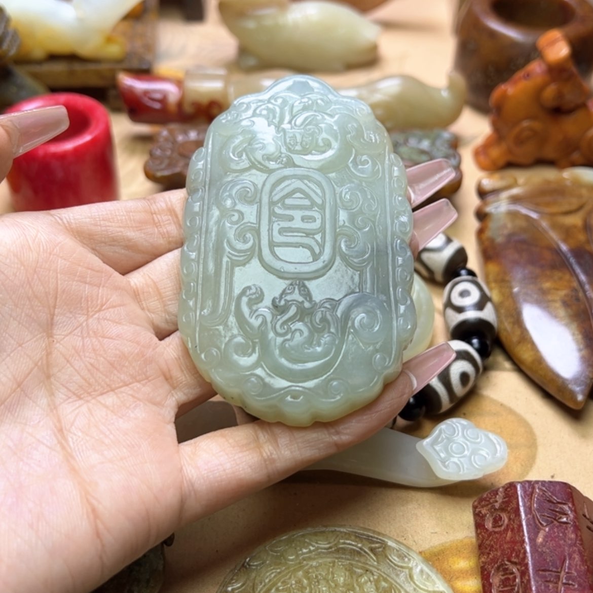 【闪购商品】蛇纹石玉颈饰未镶嵌