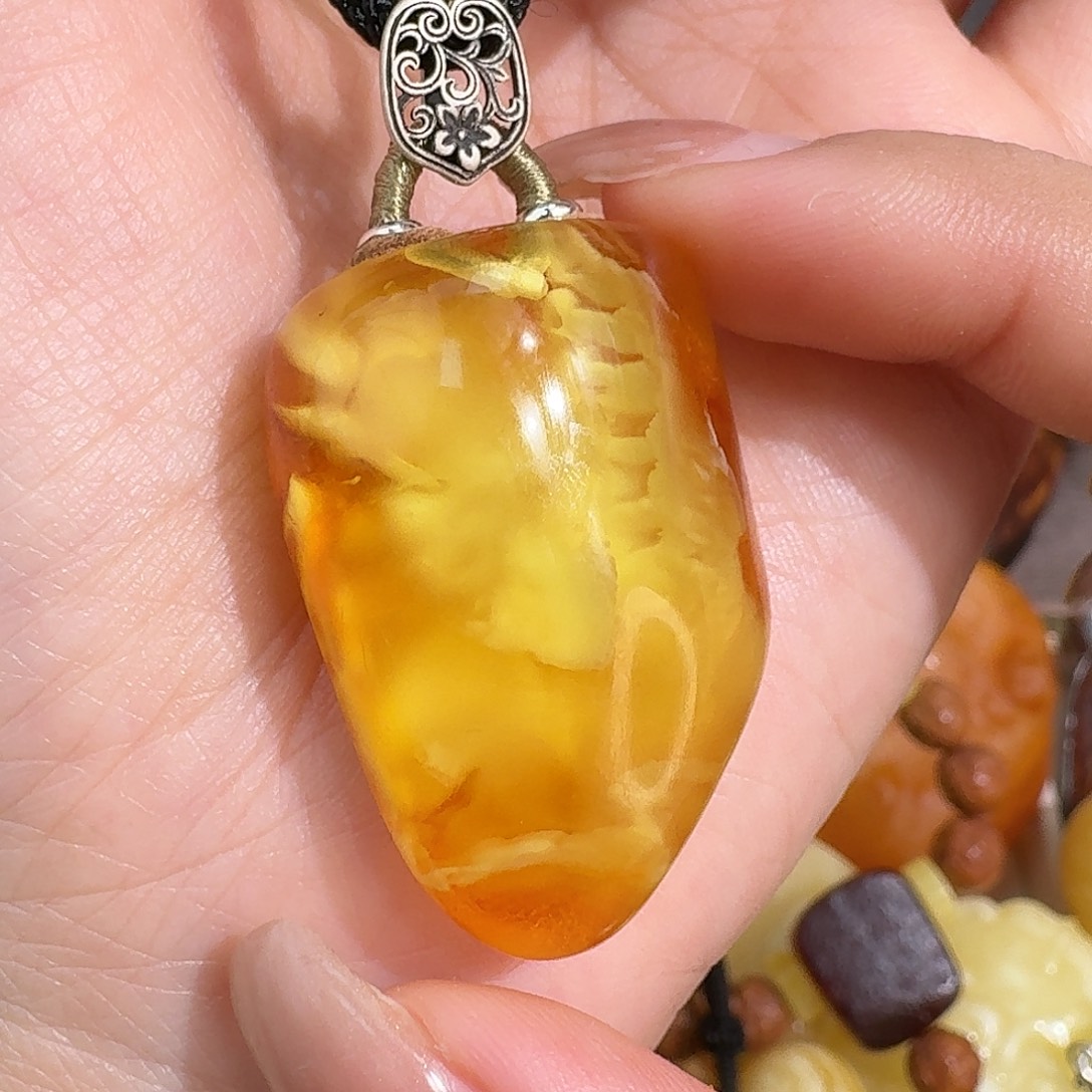 c***n琥珀未镶嵌裸石我