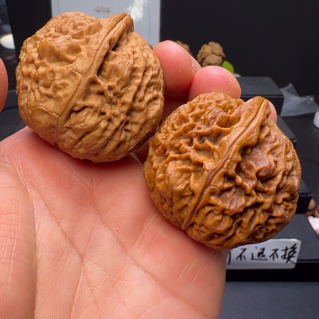 文玩核桃吊坠双龙戏珠45mm