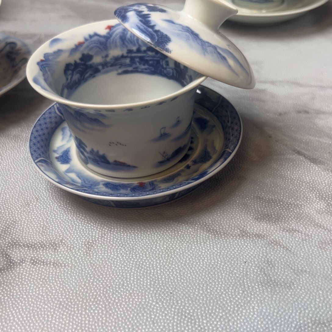 白青花富春山居图马蹄盖碗全