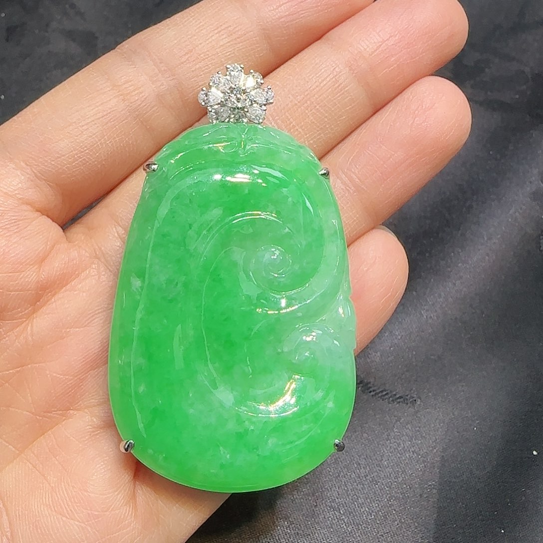 翡翠吊坠(不含链)18K金镶嵌