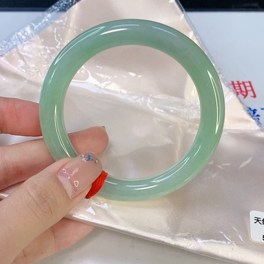 翡翠手镯未镶嵌天然植物A货850