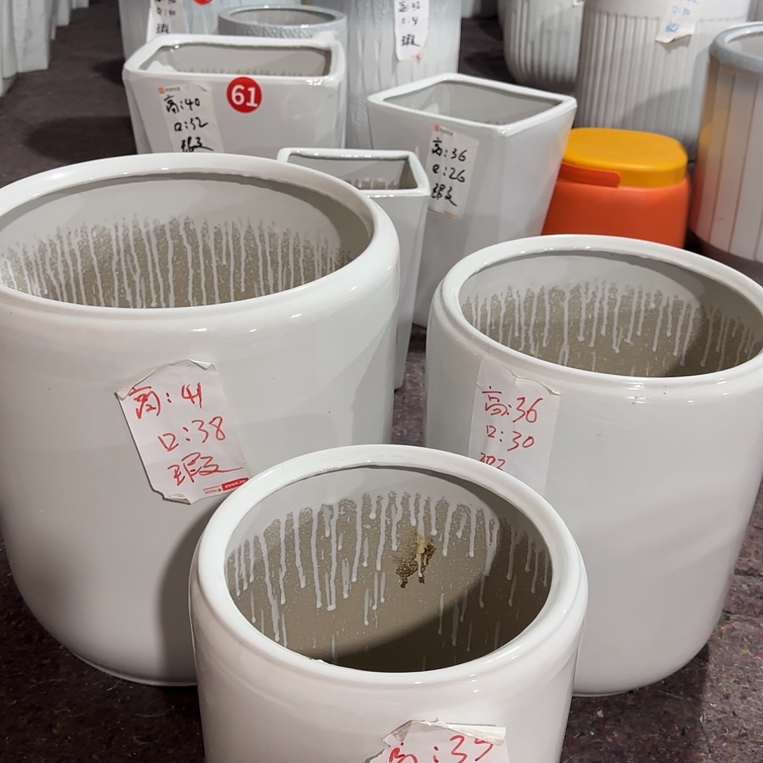 白色直筒一套微瑕