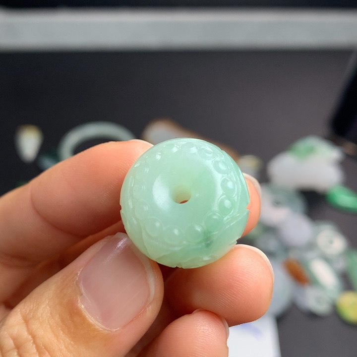 定制翡翠未镶嵌苹果珠