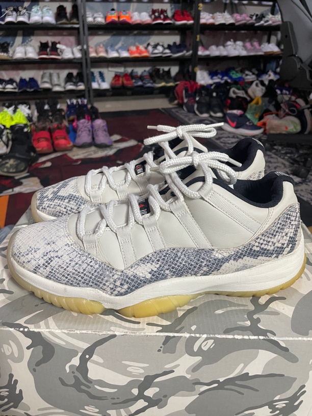 95新 AIR JORDAN 42.5码270/Air Jordan11 篮球鞋 康扣 白蛇2019 