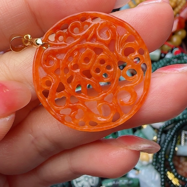 翡翠颈饰未镶嵌Е****娜天然A货