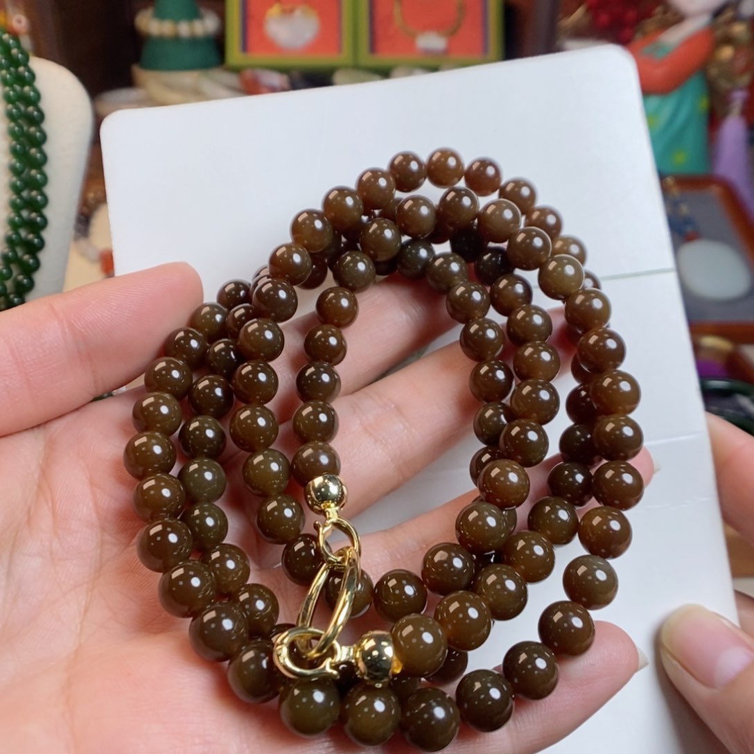 和田玉颈饰未镶嵌金山红糖