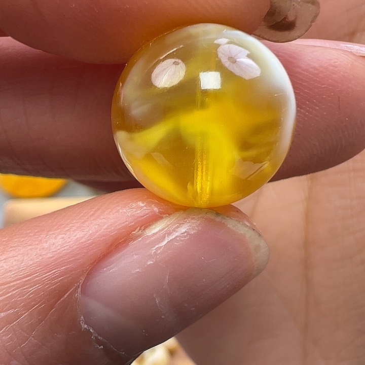 蜜蜡未镶嵌珠宝奇石