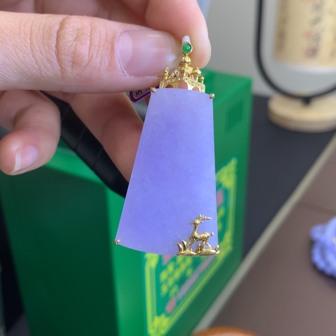 翡翠颈饰18K金镶嵌翡翠