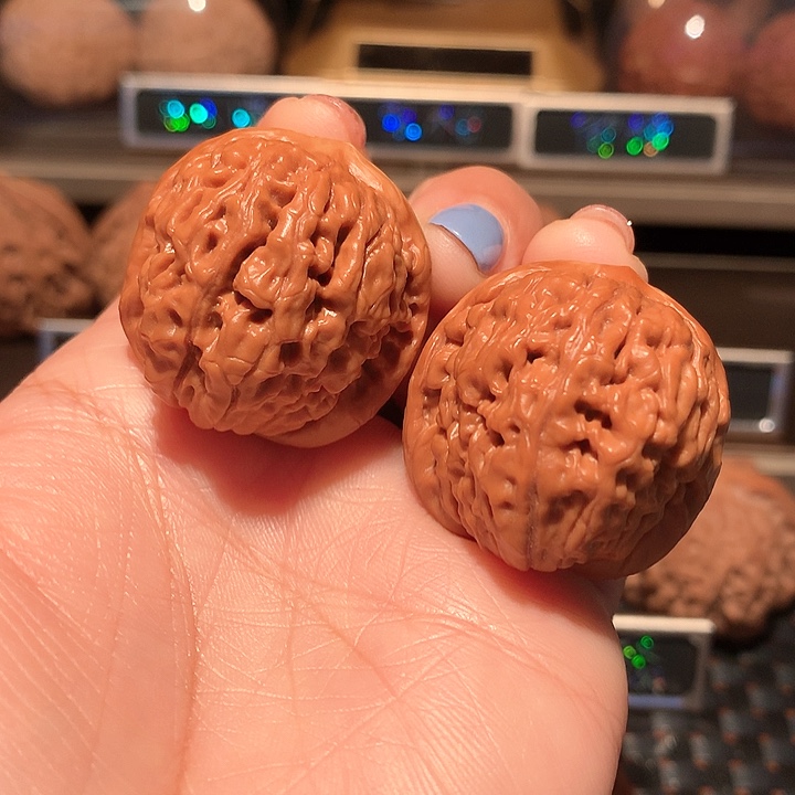 找*到文玩核桃把件莲花