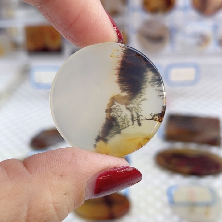 玛瑙/玉髓颈饰未镶嵌静**主