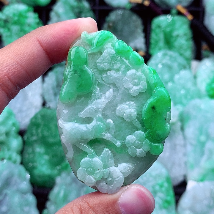 翡翠未镶嵌吊坠(不含链)