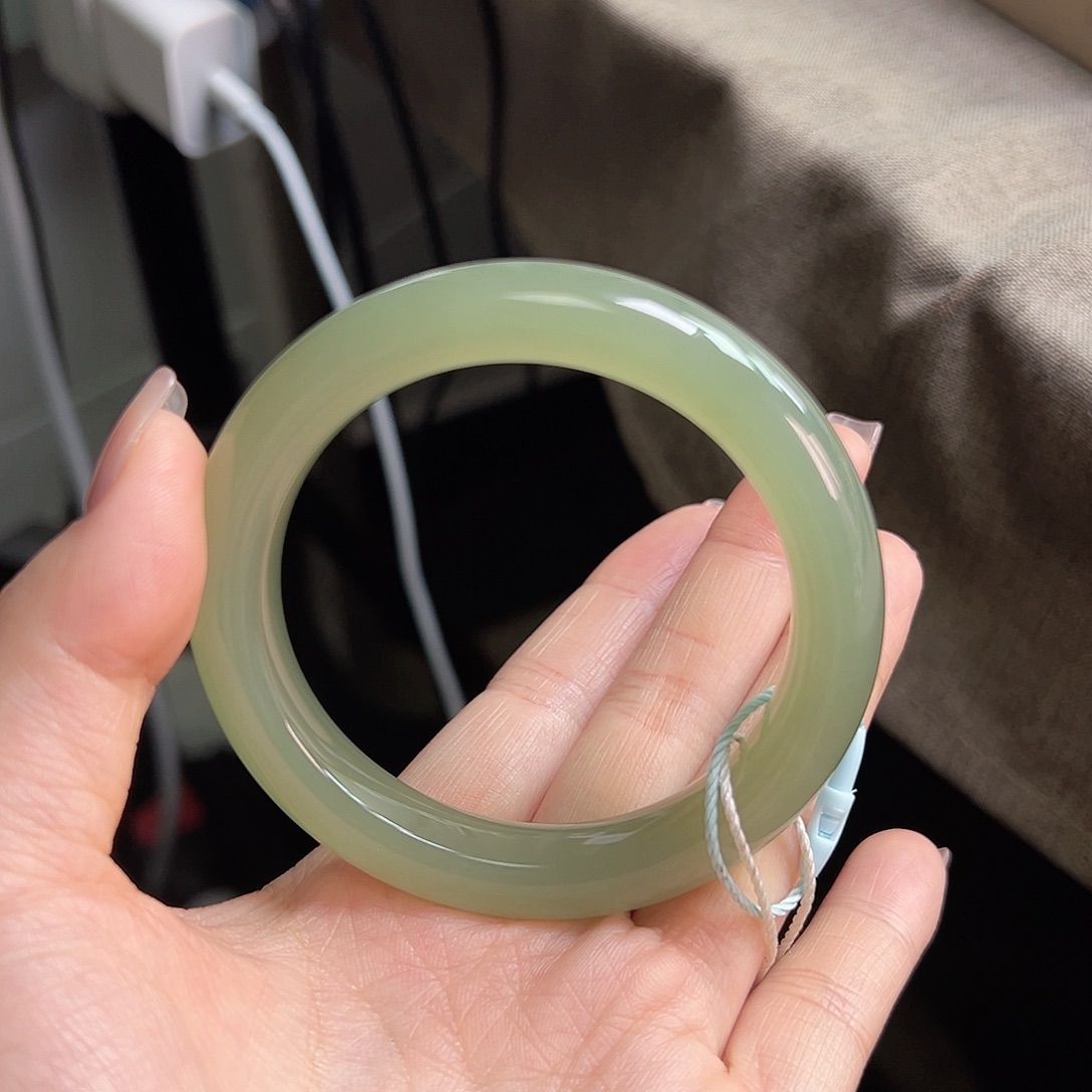 和田玉未镶嵌手镯冰葡萄