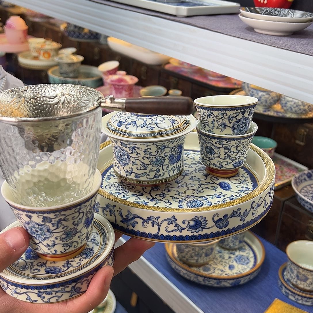 我们的目标是成为一个优秀的人