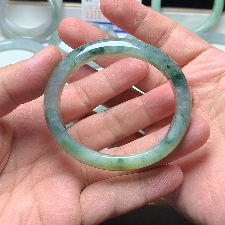 翡翠未镶嵌颈饰54.4贵妃