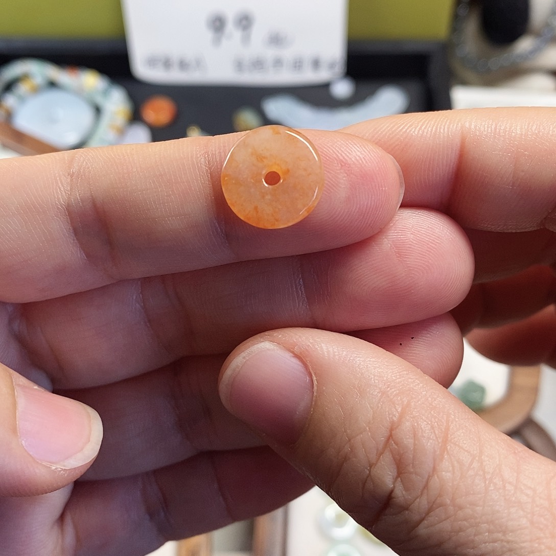 小***蜓翡翠未镶嵌颈饰小滴溜