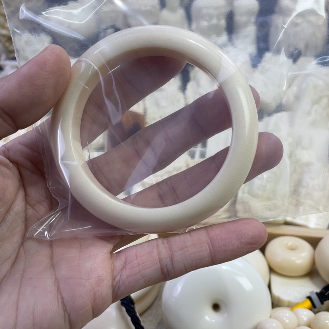 柳猛犸手镯1.5口径57