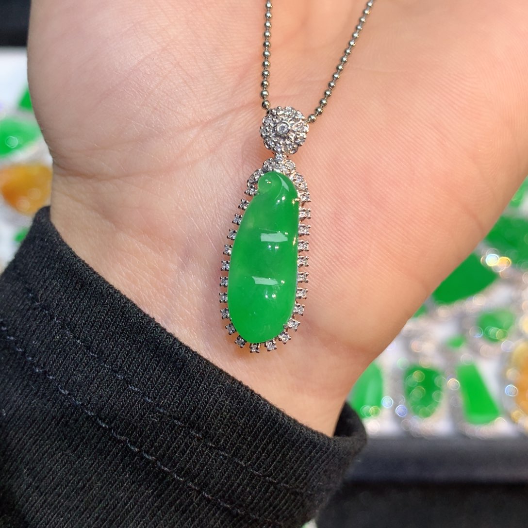 翡翠颈饰18K金镶嵌天然a 货翡翠