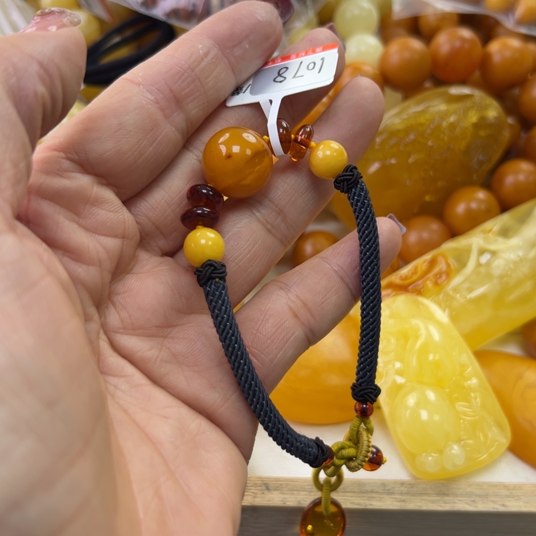 琥珀珠宝奇石未镶嵌