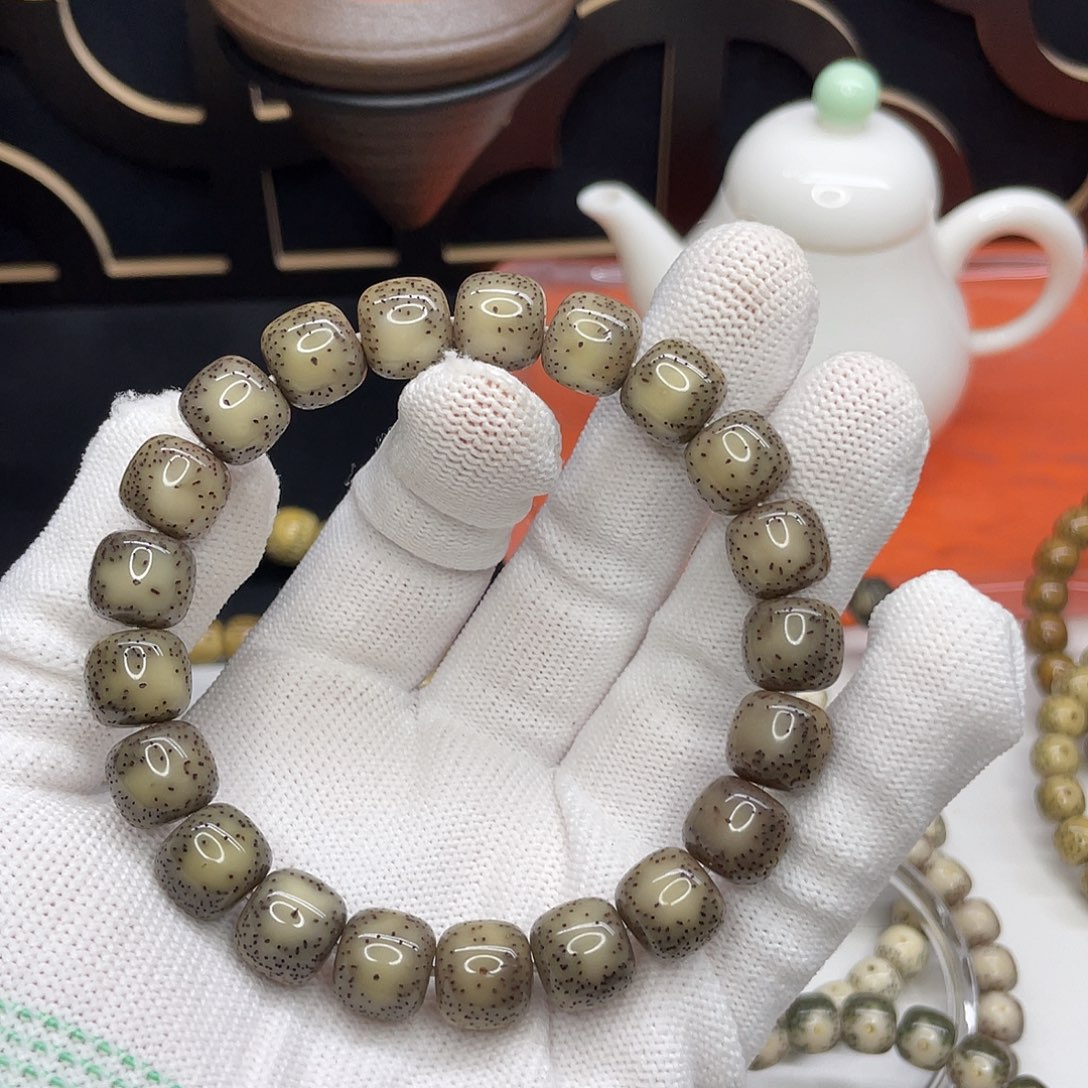 吊坠星月菩提28。11/10黑冰半壁江山双留白