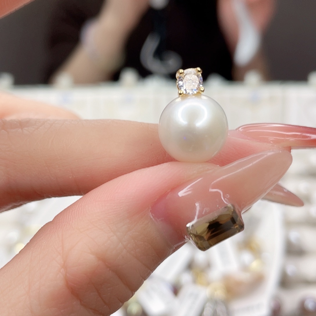 淡水珍珠吊坠(赠链)合金