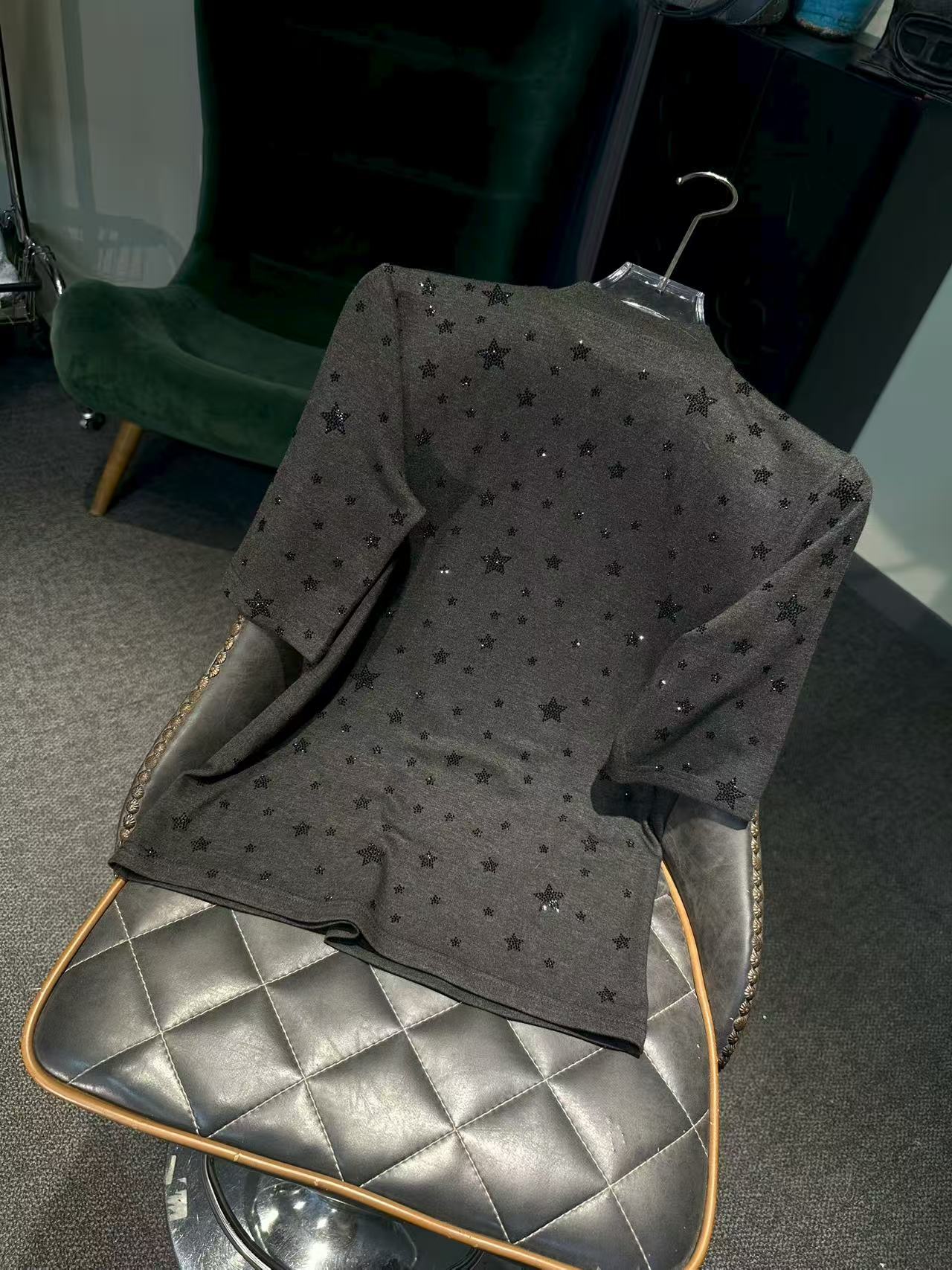 GiBchange2025秋季新款时尚百搭圆领烫钻五分短袖T恤女A328