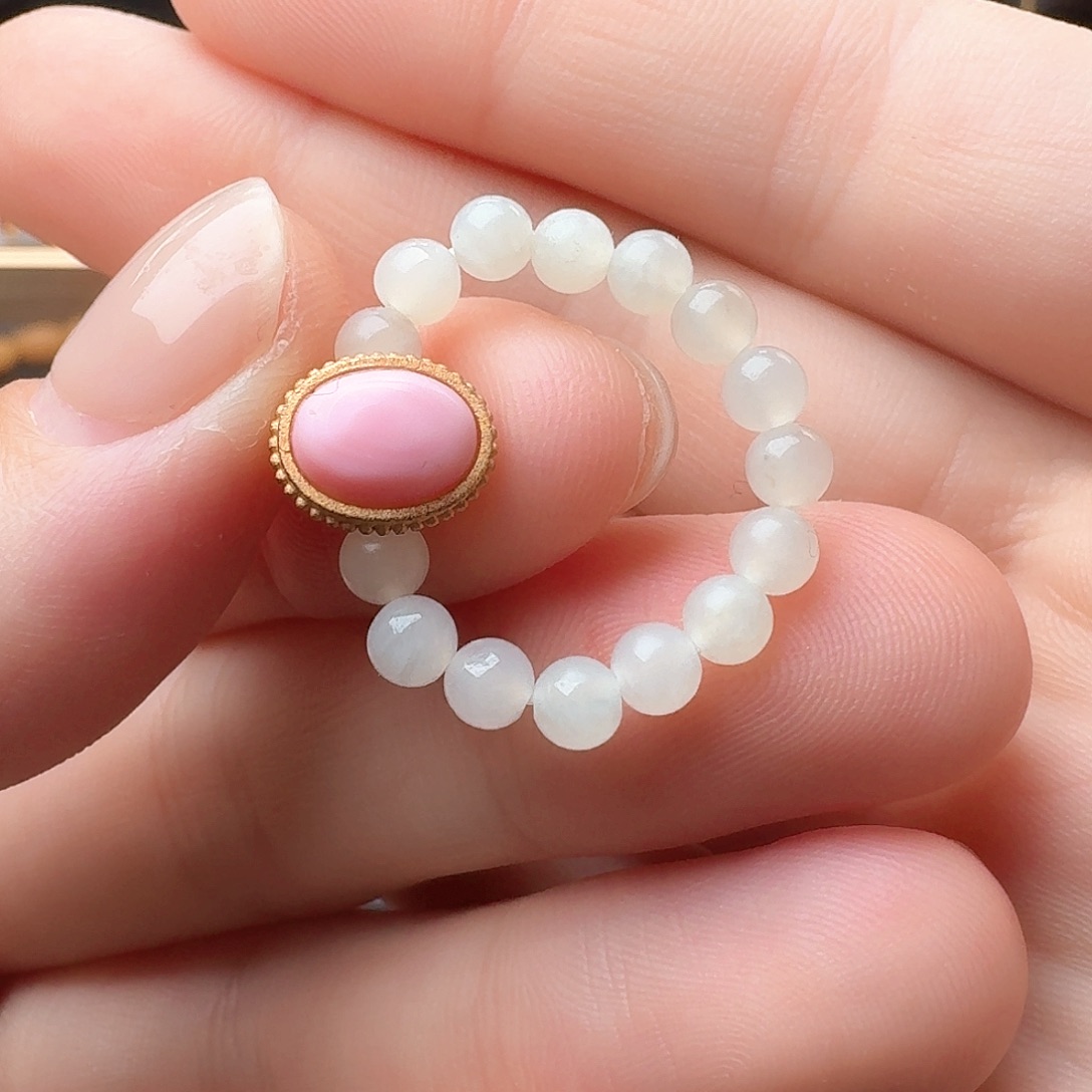 和田玉未镶嵌颈饰和田玉蜂蜜水