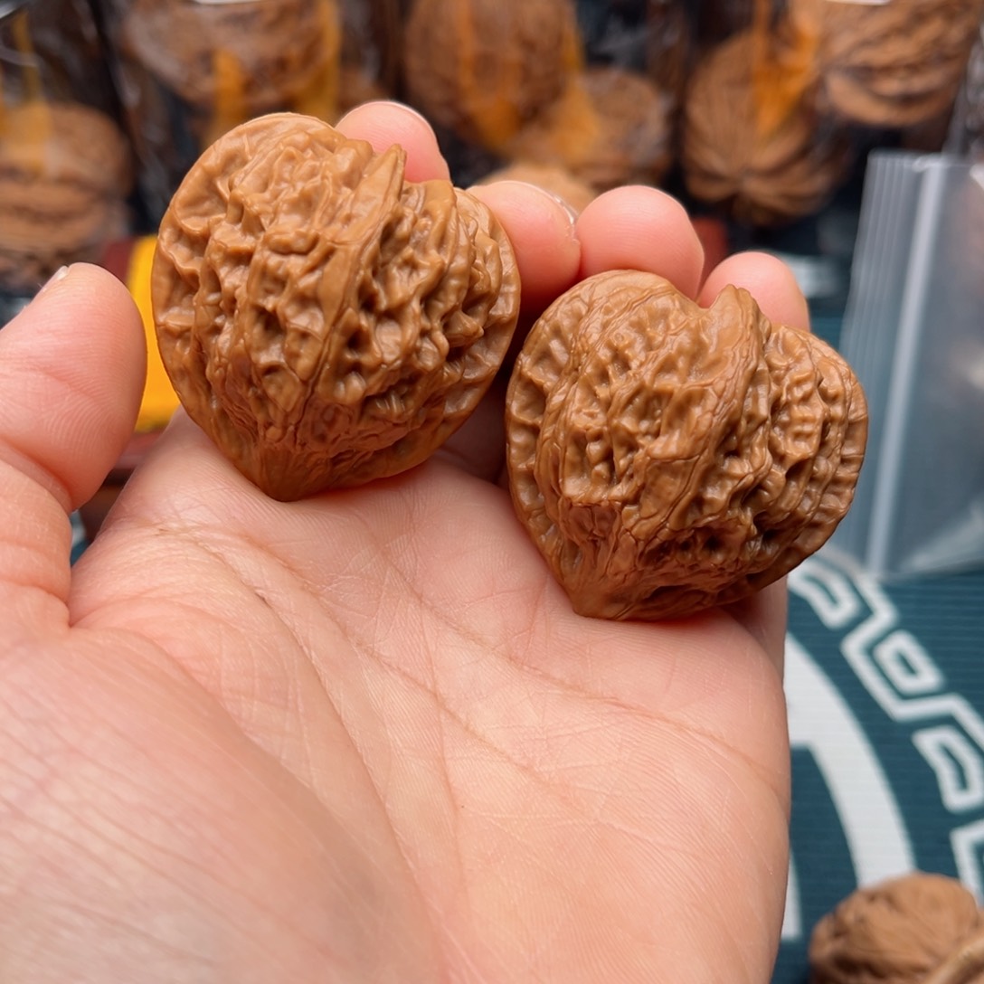 【闪购商品】桃木文玩核桃手把件38血灯笼