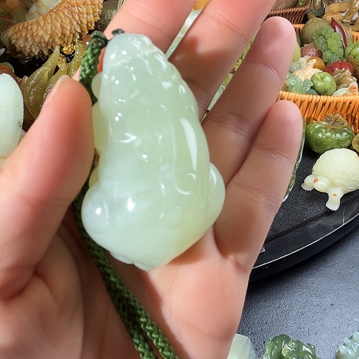 蛇纹石玉未镶嵌珠宝奇石