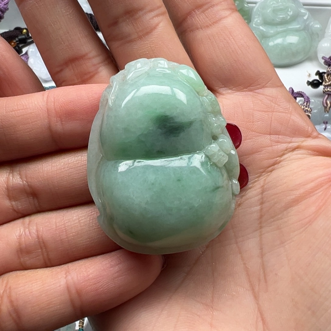 翡翠颈饰未镶嵌葫芦