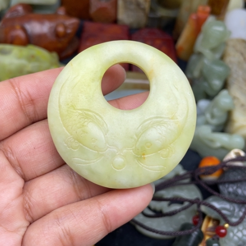 蛇纹石玉未镶嵌颈饰100